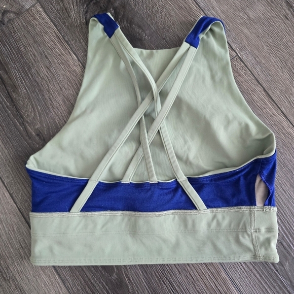 Lululemon Energy High-Neck Longline Tough Bra *Medium Support, B–D Cups - Picture 5 of 8